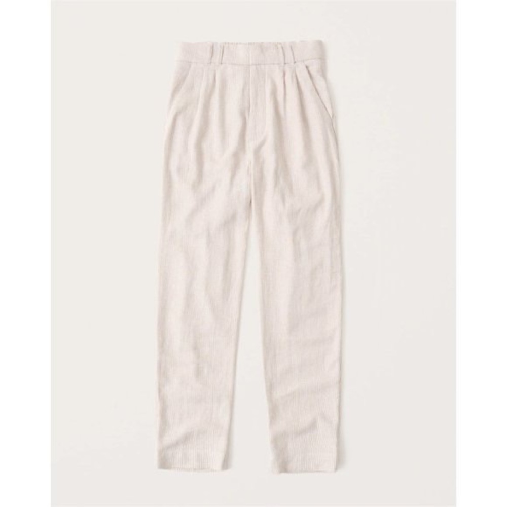 Abercrombie & Fitch Linen-Blend Pleated Taper Pants in Cream Check